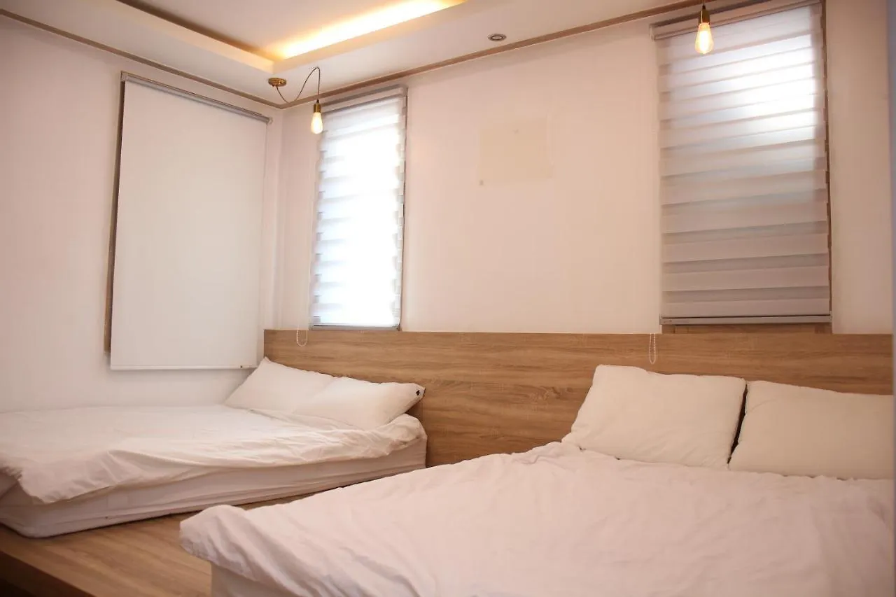 Hongdae 4Min Soju House Hotel Seoul Guest house